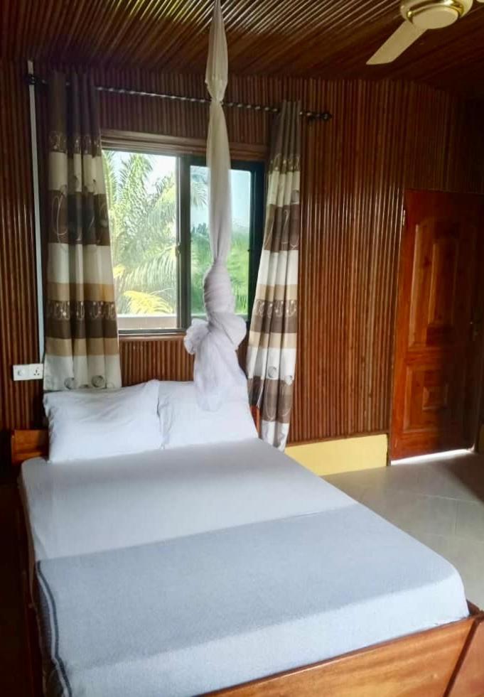 Serenity Haven Lodge Busua Exteriér fotografie